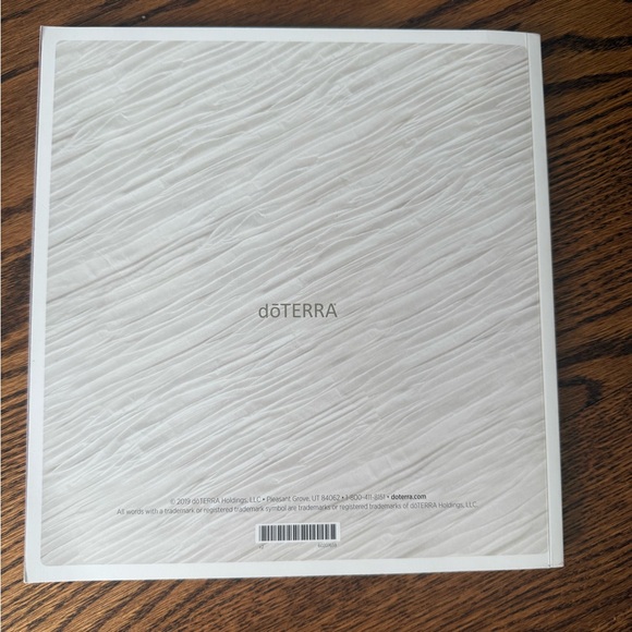 Doterra Essentials BOOK catalogue Essentials of the Earth 8th Edition Oil Info - Picture 8 of 11